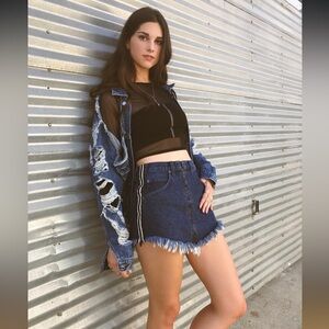 NWT Carmar Beatrice Denim Skirt Size 25